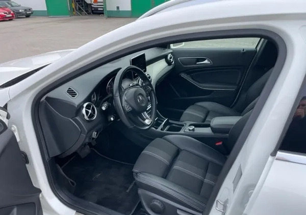 Mercedes-Benz GLA cena 109965 przebieg: 93000, rok produkcji 2019 z Garwolin małe 254